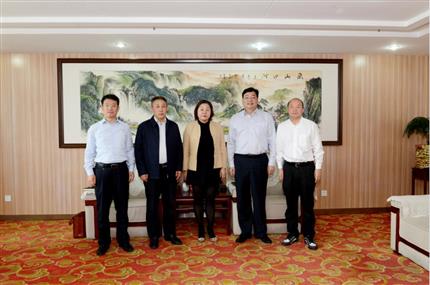 上海鈦靈盾公司董事長(zhǎng)李宇霞一行到訪(fǎng)河南航投